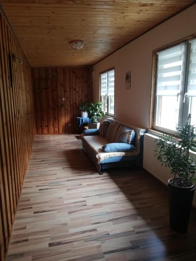 Fewo An Der Klosterruine Paulinzella Mit Kostenfreien Parkplatz Und Wlan Esterno foto